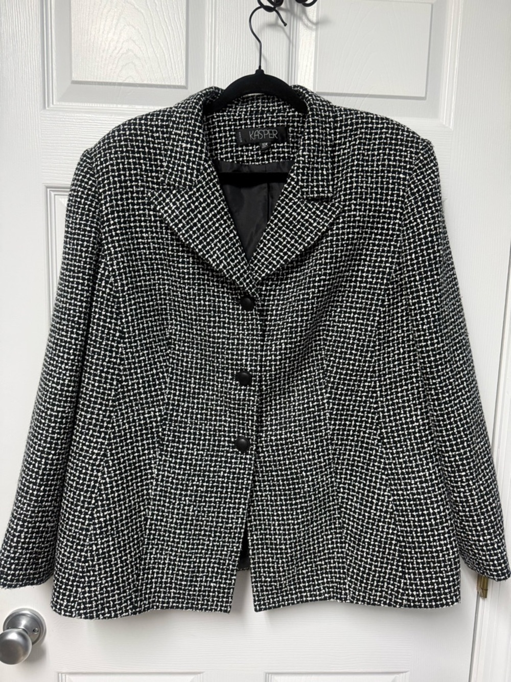 Kasper Black and White Tweed Blazer and skirt size 16W